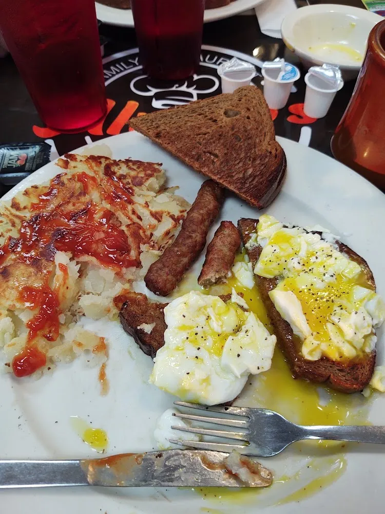 Poached Eggs on Wheat with Links Sausage and Hash Browns